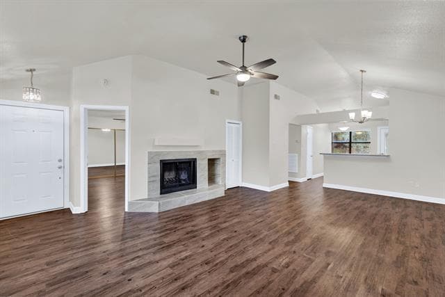 Building Photo - 2416 Oakmont Dr