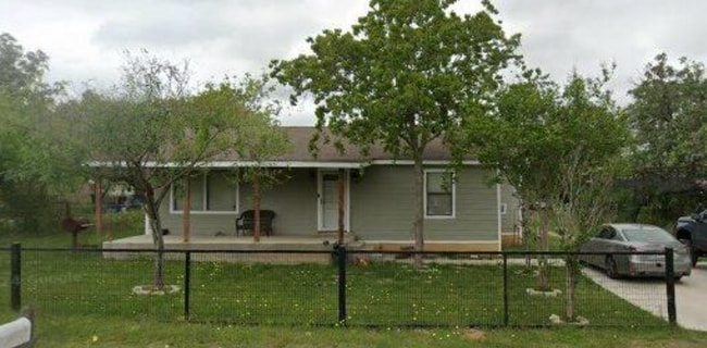 Photo - 620 Viewpoint Dr (Poteet, TX) House