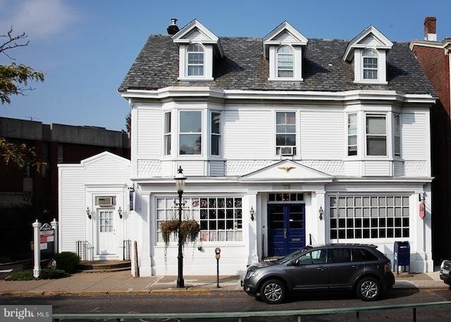 Primary Photo - 72 N Main St