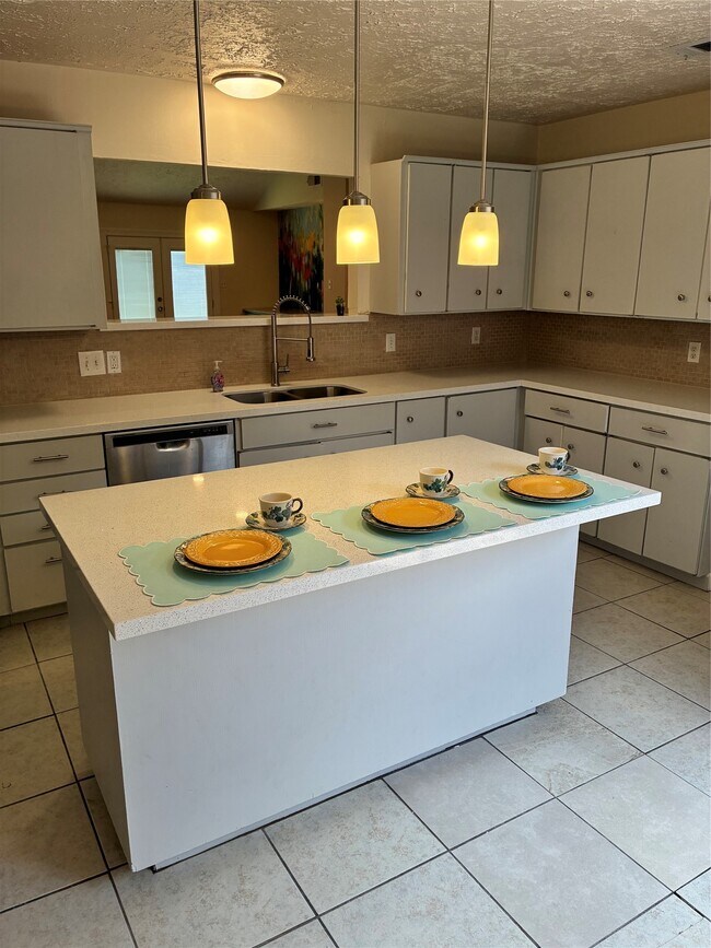 Foto del edificio - 14223 Woodnook Dr