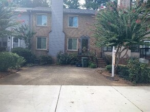Building Photo - 30 Powers Ferry Manor SE