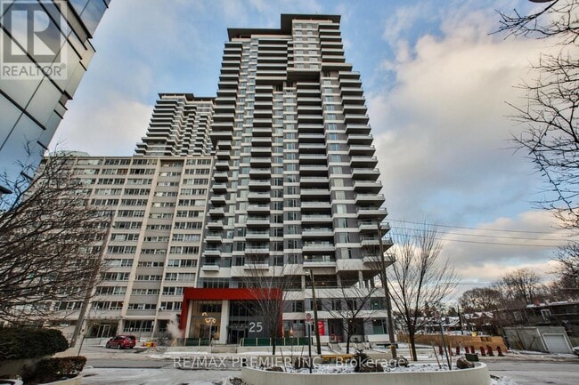 Building Photo - 25 Holly St