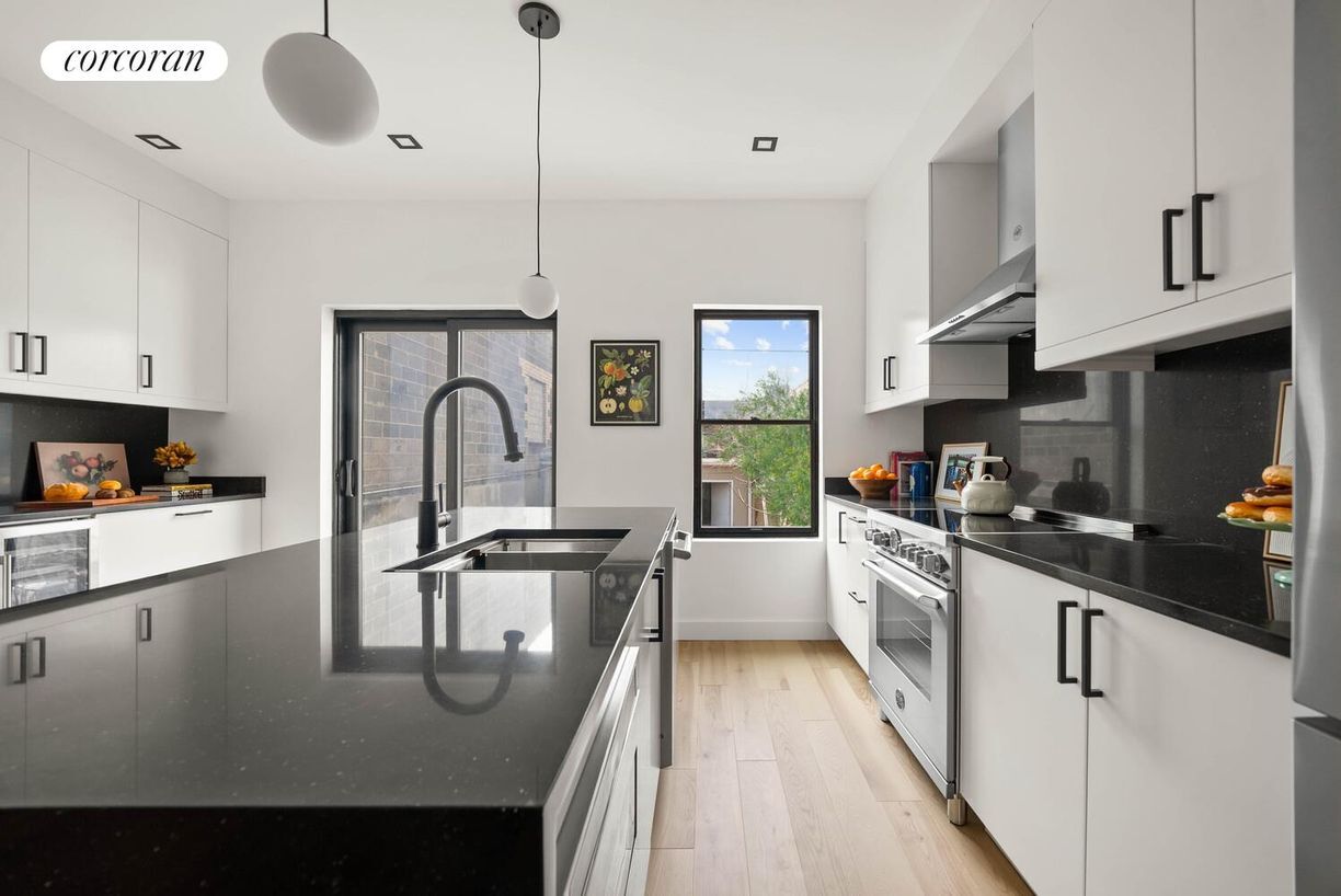 Foto principal - 232 27th St