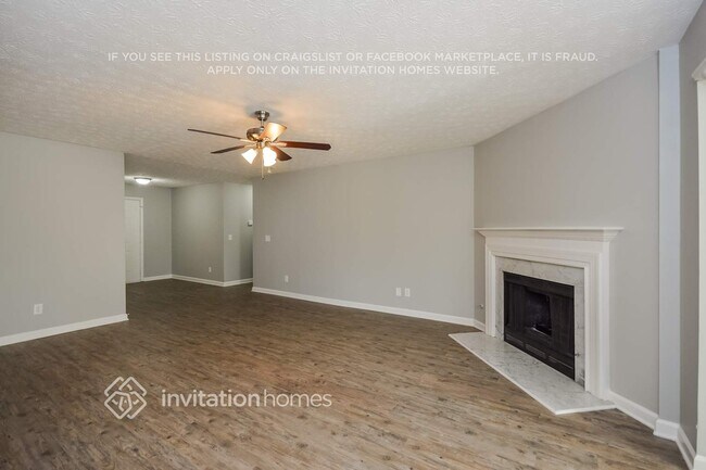 Foto del edificio - 423 Crested View Dr