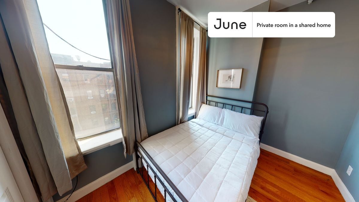 Room in Shared 2 bed/1 bath home - Room in Shared 2 bed/1 bath home