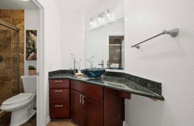 Building Photo - 276 Shadow Run Dr