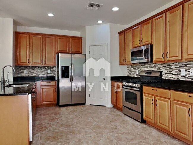 Building Photo - 921 E Drexel Dr