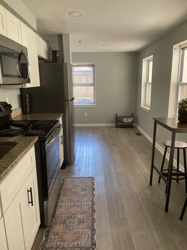 Building Photo - 1037 W Baltimore St