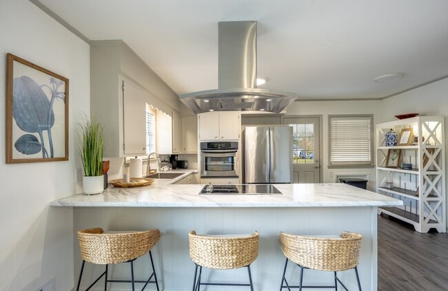 Building Photo - 523 Pitt Moore Rd