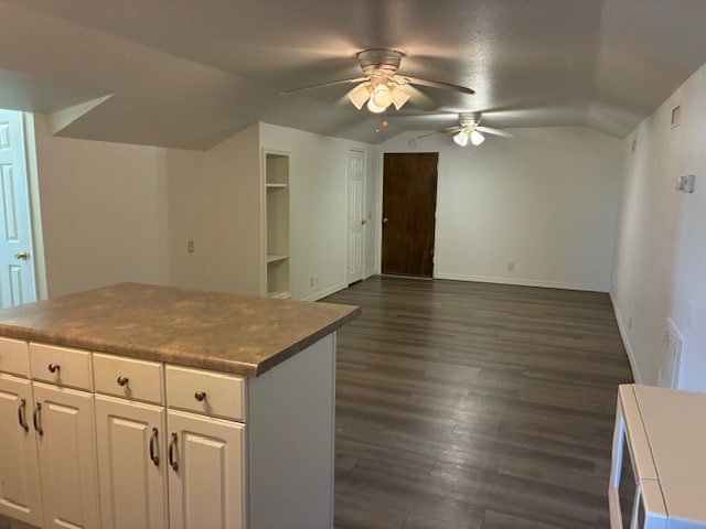 Foto del edificio - 5303 E 12th St