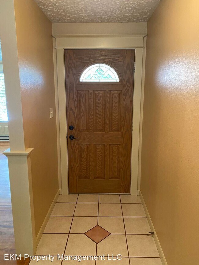Building Photo - 3 br, 1.5 bath House - 7408 NE 58th Street