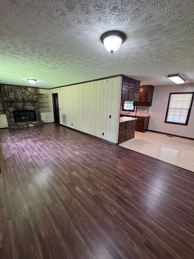 Foto del edificio - 880 Locke Dr