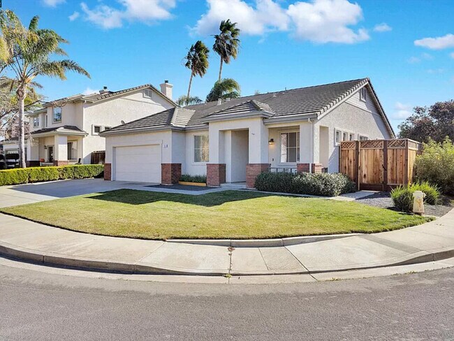 Building Photo - 826 Hollowbrook dr, Brentwood CA