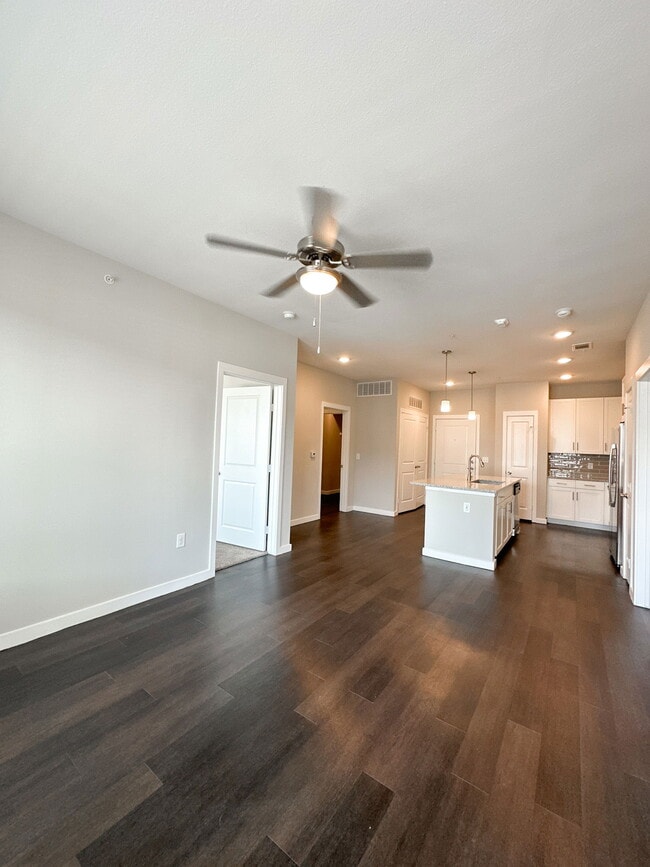 Photo - 1912 N Beckley Ave Apartment