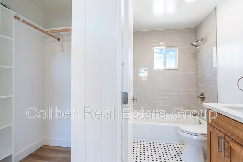 Photo - 478 N Pine St