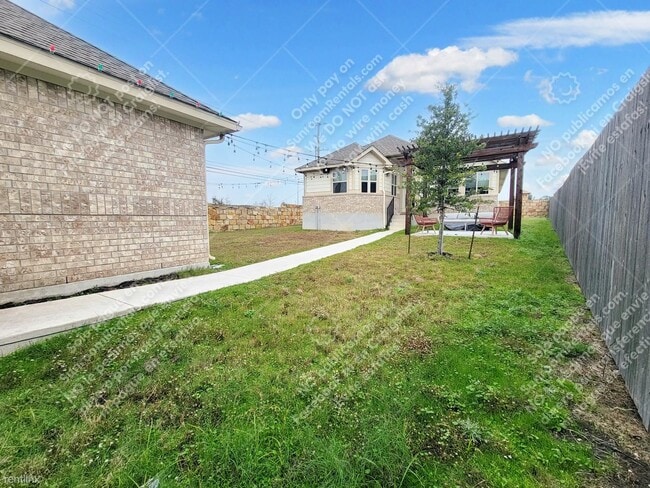 Building Photo - 3 br, 2 bath House - 18033 Lungo St