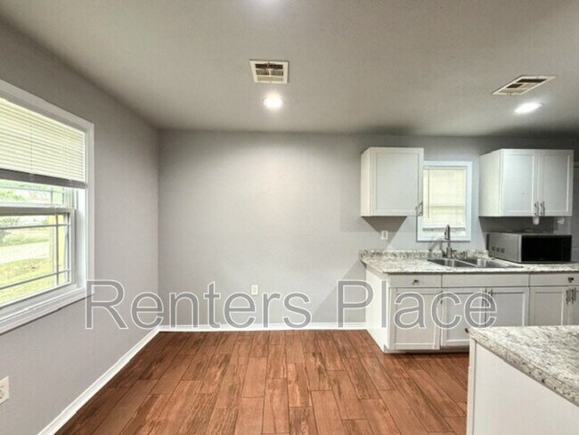 Foto del edificio - 2326 N Atlanta Pl