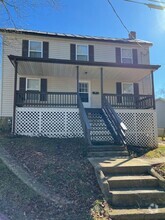 Building Photo - 118 Davidson St