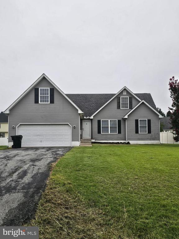 Foto principal - 98 Mystic Ln