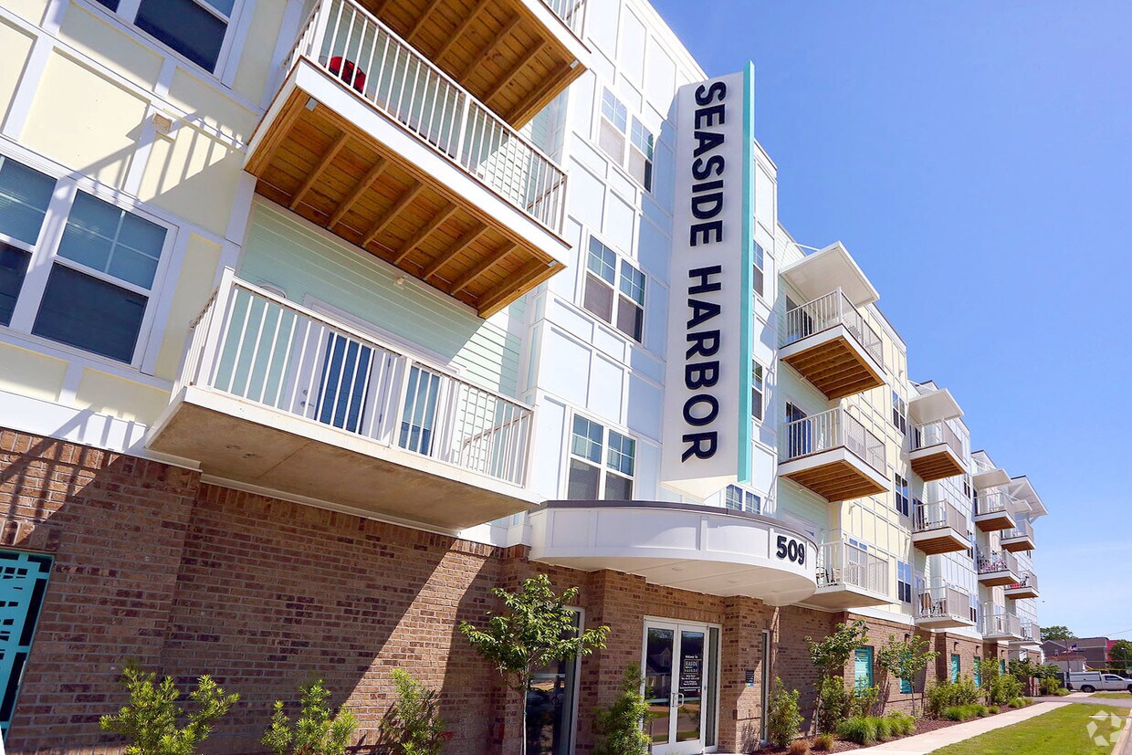 Primary Photo - Seaside Harbor