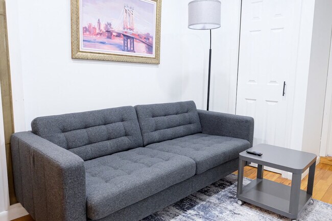 Foto del edificio - 312 E 104th St