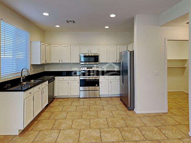 Foto del edificio - 9742 E Knowles Ave