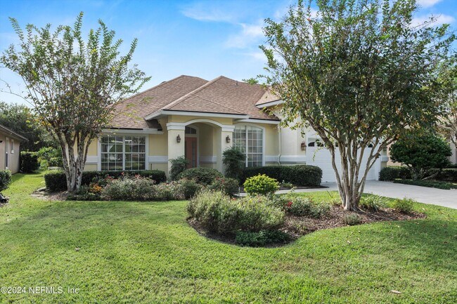 Foto del edificio - 293 Edge of Woods Rd