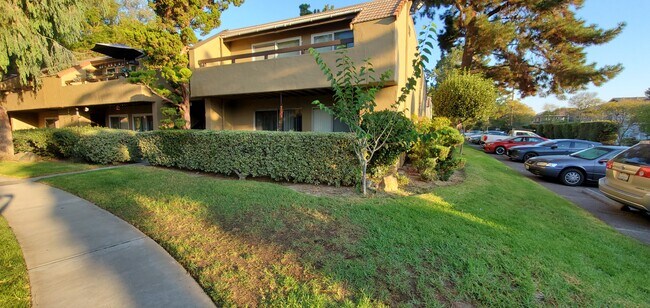 Condominio - 275 Tradewinds Dr