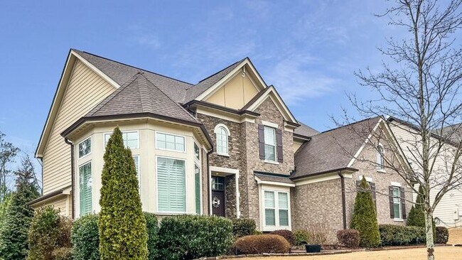 Foto del edificio - Stunning Cumming Executive Home, Hand Scraped Hardwoods, Custom Upgrades!