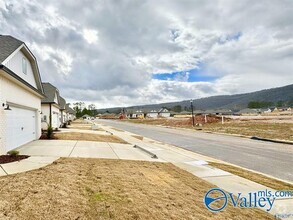 Building Photo - 6028 Gardner Maples Dr SE
