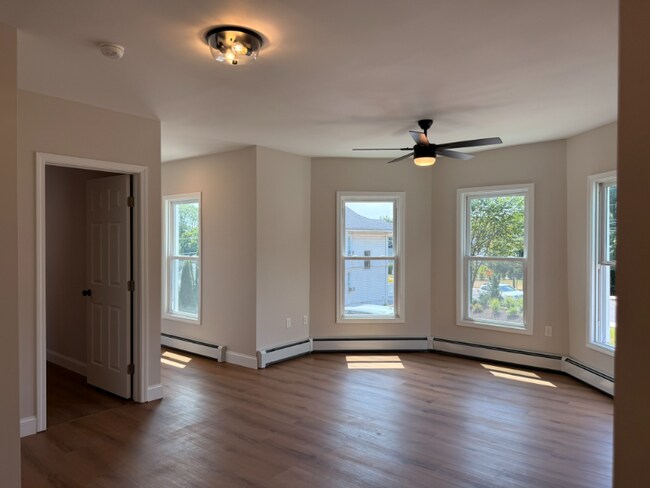 Foto del edificio - 477 New Britain Rd