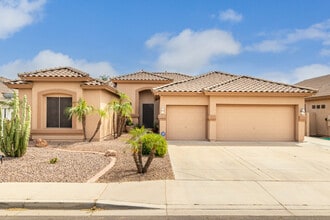 Building Photo - 3465 E Parkview Dr