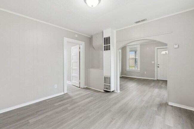 Foto del edificio - 336 Colburn St