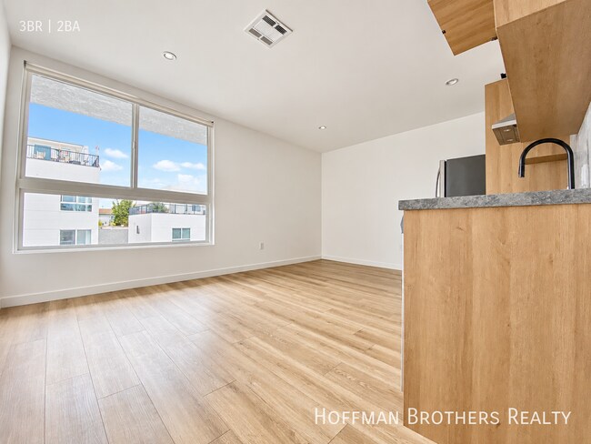 Foto del edificio - 233 Rosemont Ave