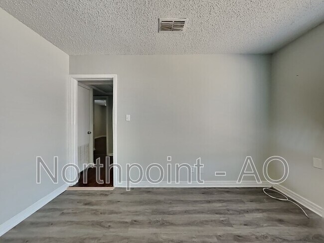 Building Photo - 10453 Biscayne Blvd