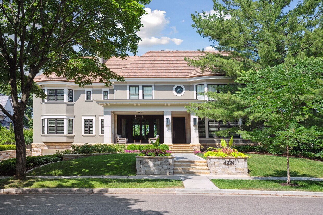 Primary Photo - 4224 Fremont Ave S