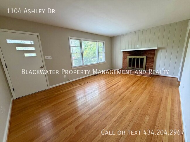 Photo - 1104 Ashley Dr House