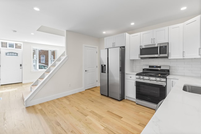 Building Photo - 2441 E Firth St