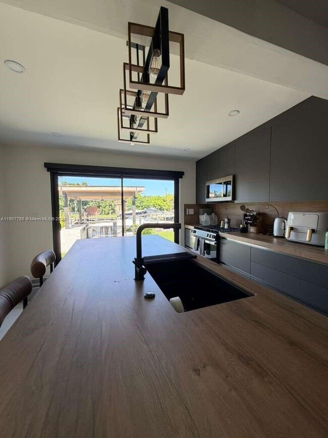 Foto del edificio - 2623 Thomas St