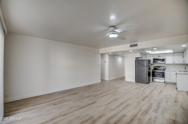 Building Photo - 7920 E Camelback Rd