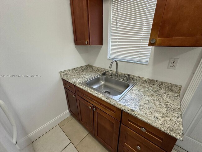 Foto del edificio - 1280 NE 139th St