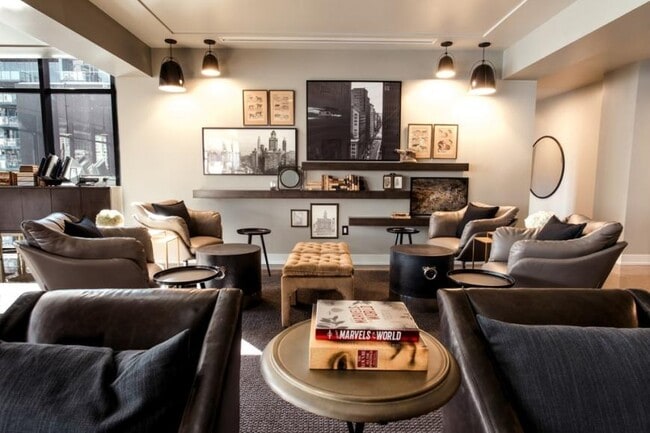 Building Photo - 1 bedroom in Chicago IL 60654