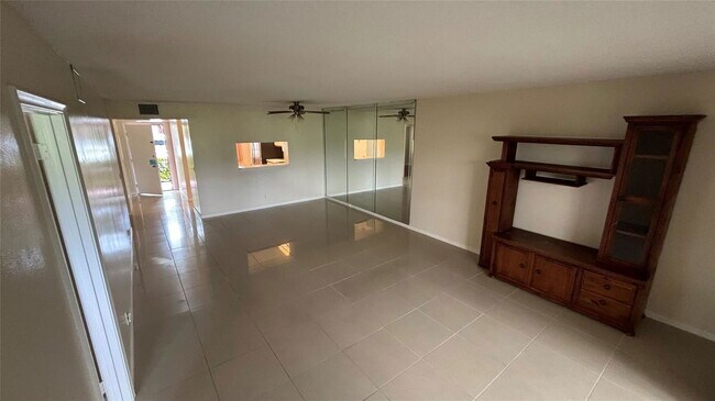 Foto del edificio - 701 SW 128th Ave