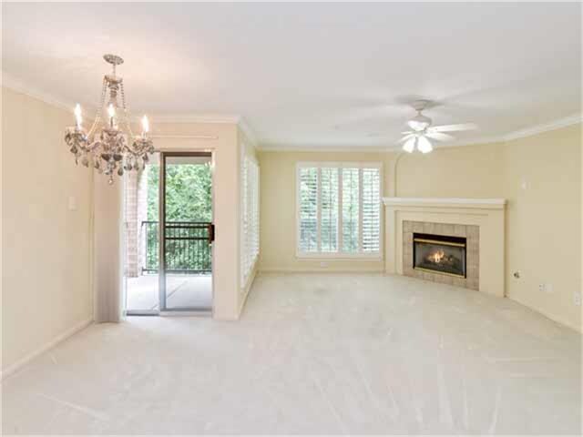 Foto del edificio - 8051 Bay Branch Dr