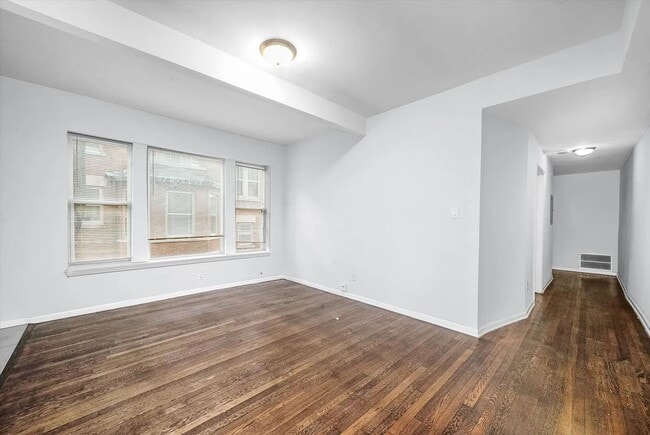 Foto del edificio - 6039 S Michigan Ave