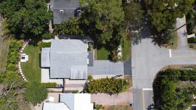 Foto del edificio - 2400 14th St N