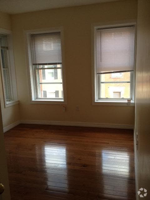 Building Photo - 92 Endicott St