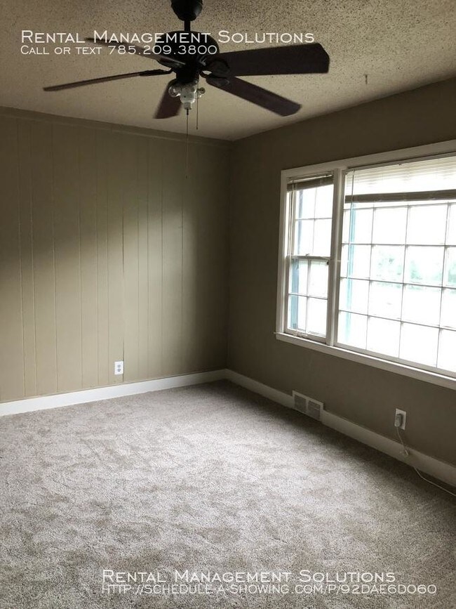 Building Photo - 1 bedroom in Topeka KS 66604