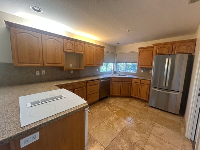 Building Photo - 142 Pine Canyon Rd