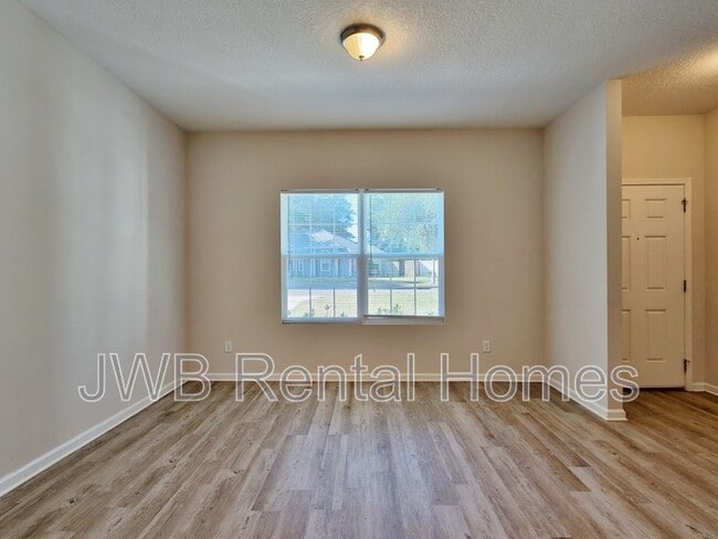 Foto del edificio - 839 Pine Moss Rd